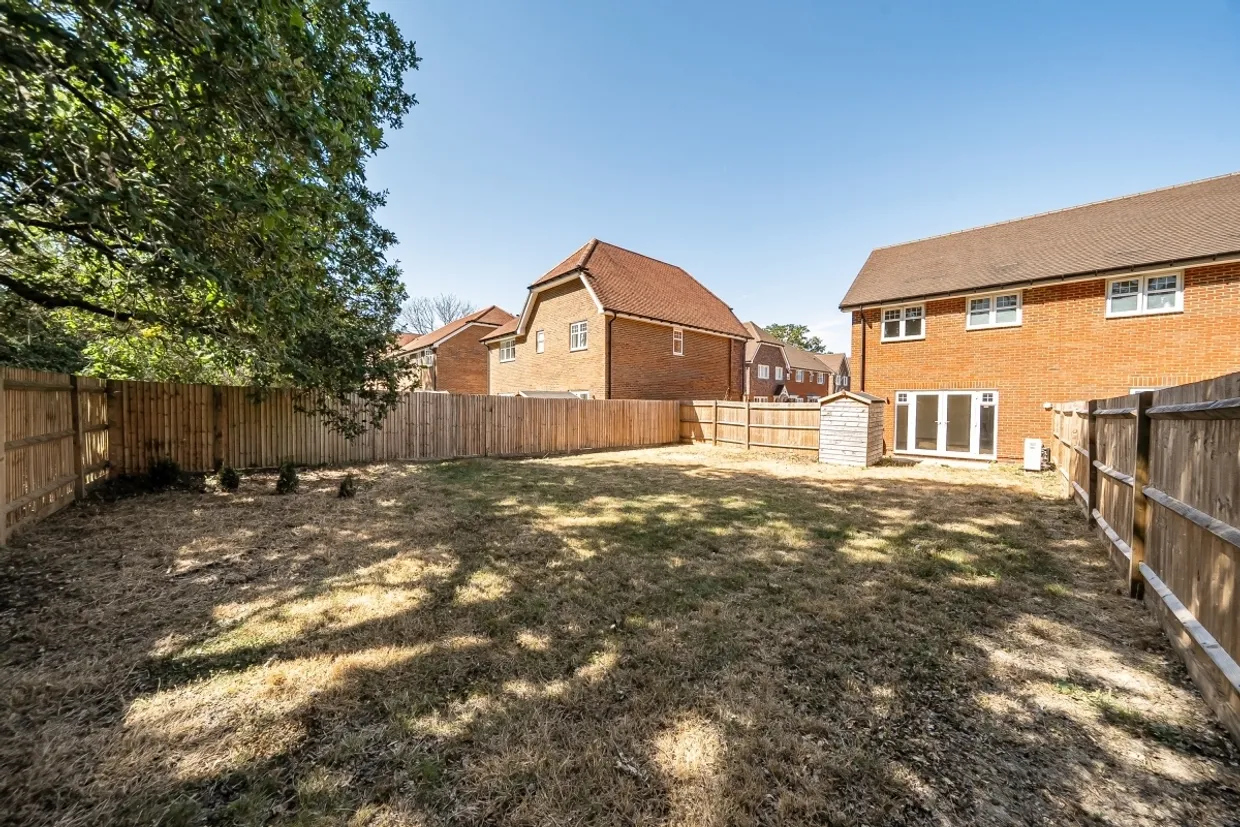 Hollyview Close Loxwood RH14 0GA photo 10