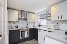 Mapeshill Place London NW2 photo 14