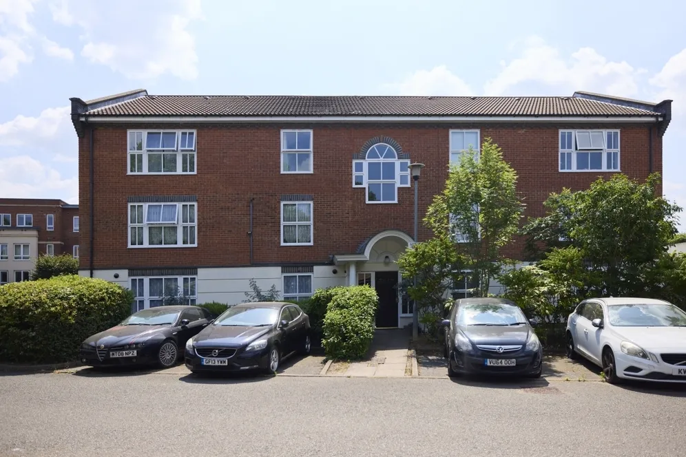 Mapeshill Place London NW2 photo 15
