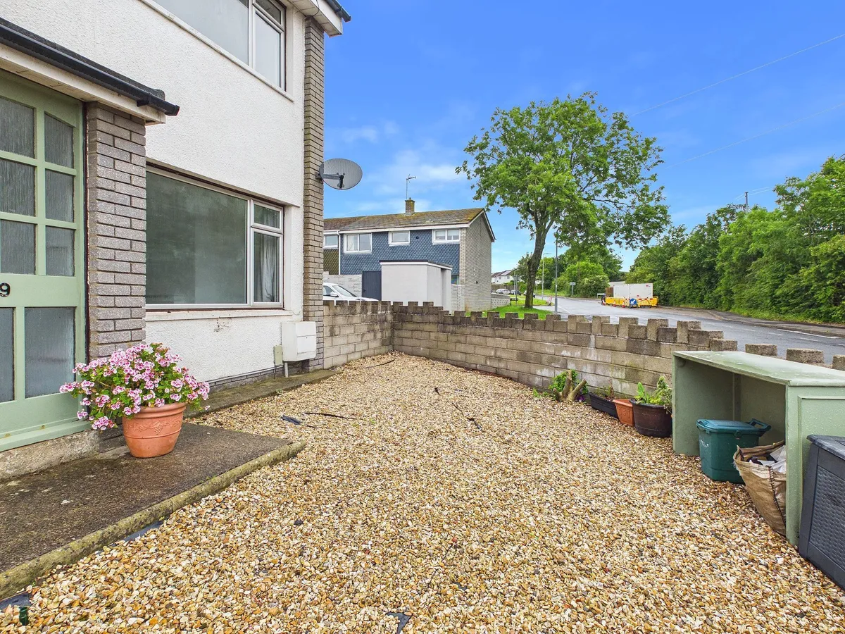 Eagleswell Road, Boverton, CF61