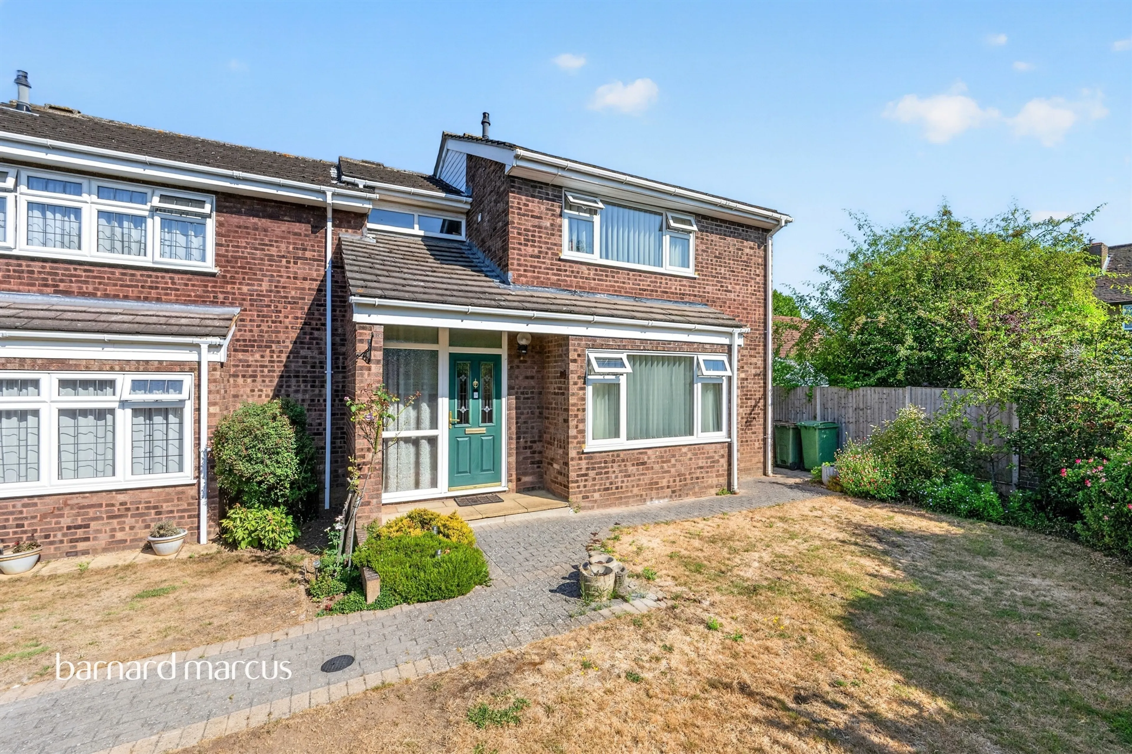 Property at Knolls Close, Worcester Park