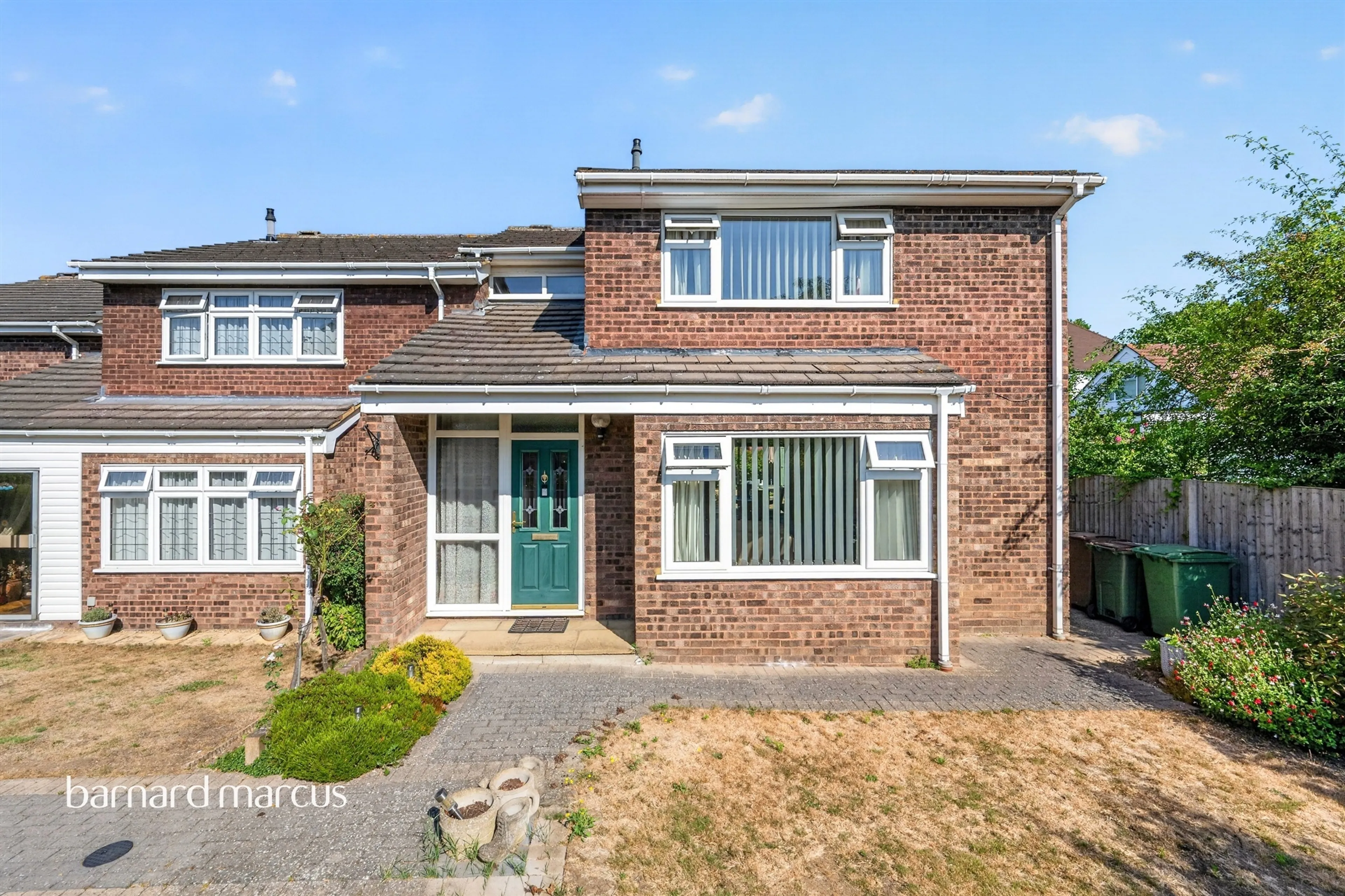 Property at Knolls Close, Worcester Park