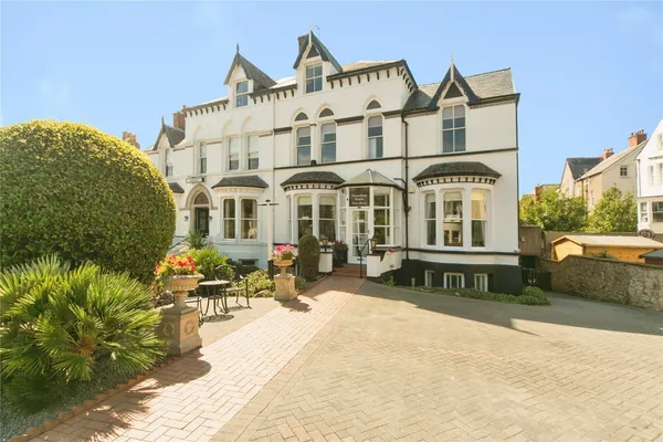 Arvon Avenue, Llandudno, Conwy, LL30