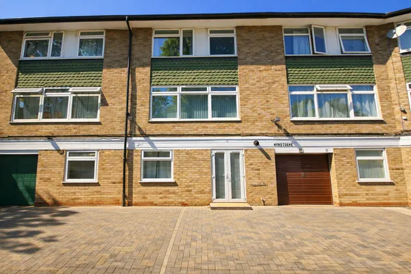 Hyrstdene, South Croydon, CR2 6JW
