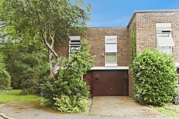 Caroline Close, CROYDON, Surrey, CR0