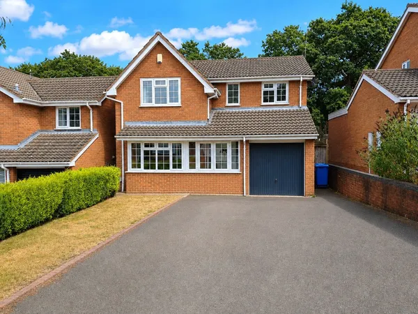 Telford Close, Burntwood, Staffordshi...