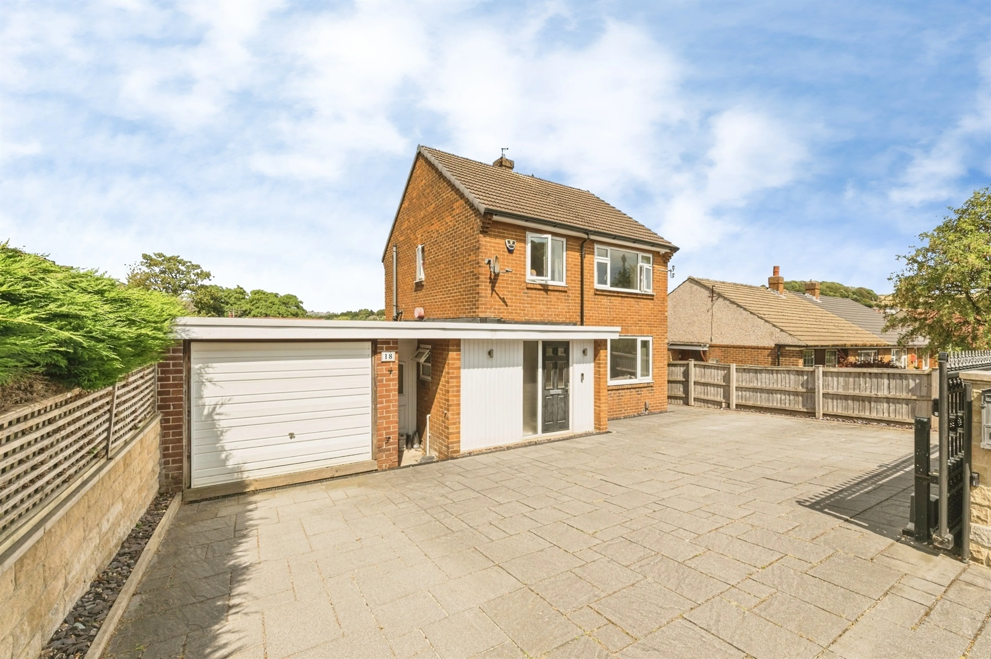 Property at Pontey Drive, Waterloo, Huddersfield