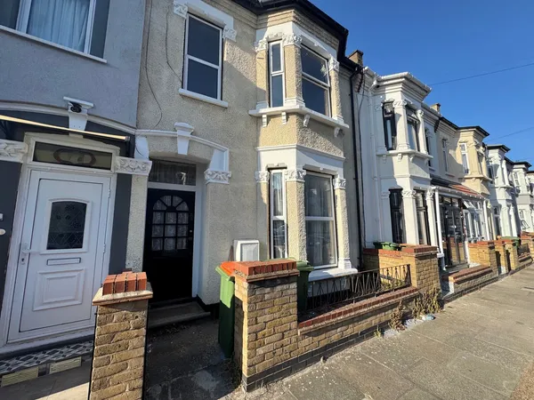 Gower Road, Forest Gate E7