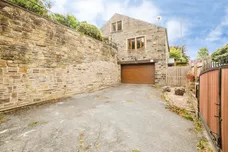 Burnley Road, Luddendenfoot, HALIFAX