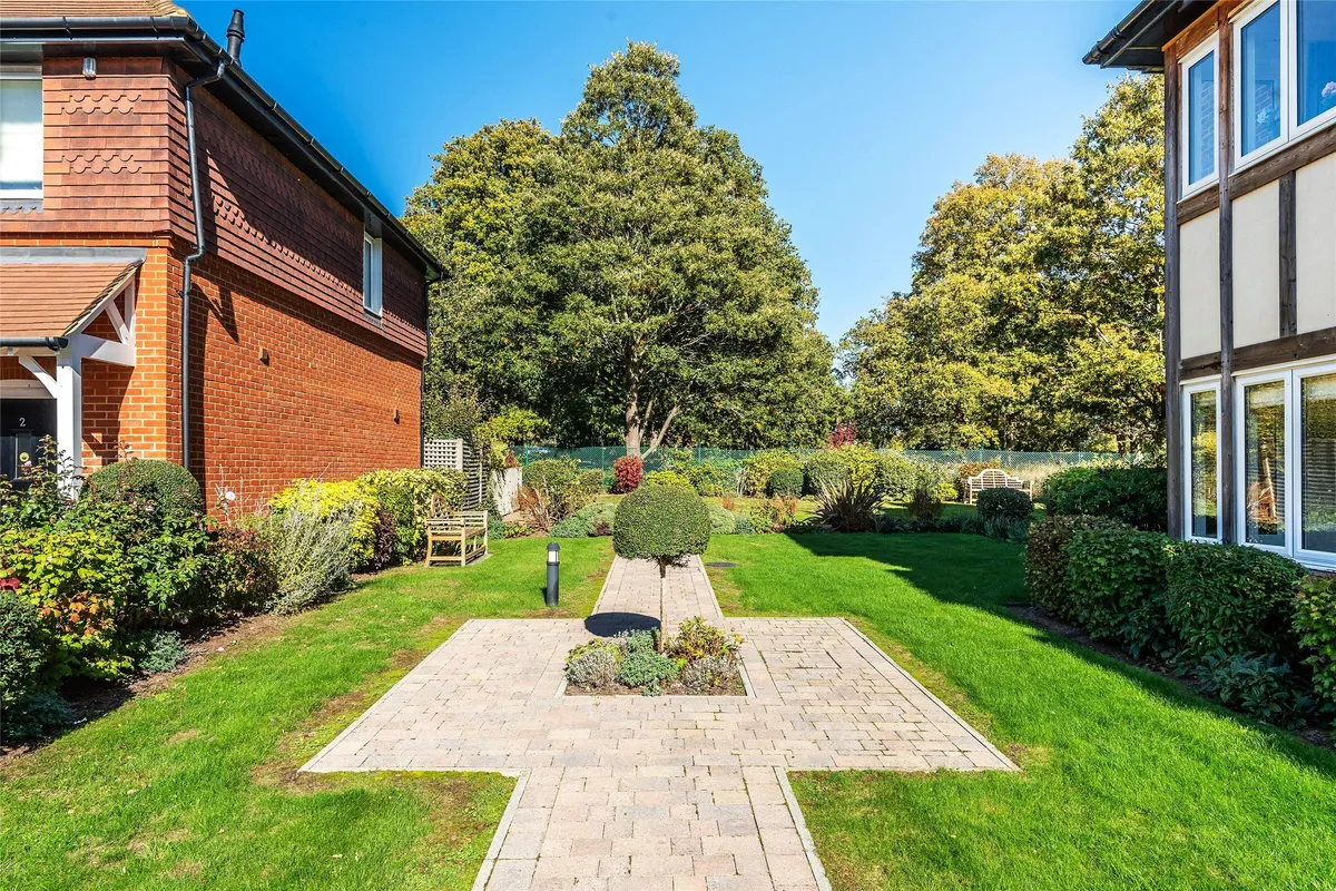 Hartfield Road, Leatherhead, Surrey, KT22