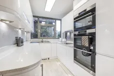 Holly Tree Close London SW19 photo 4