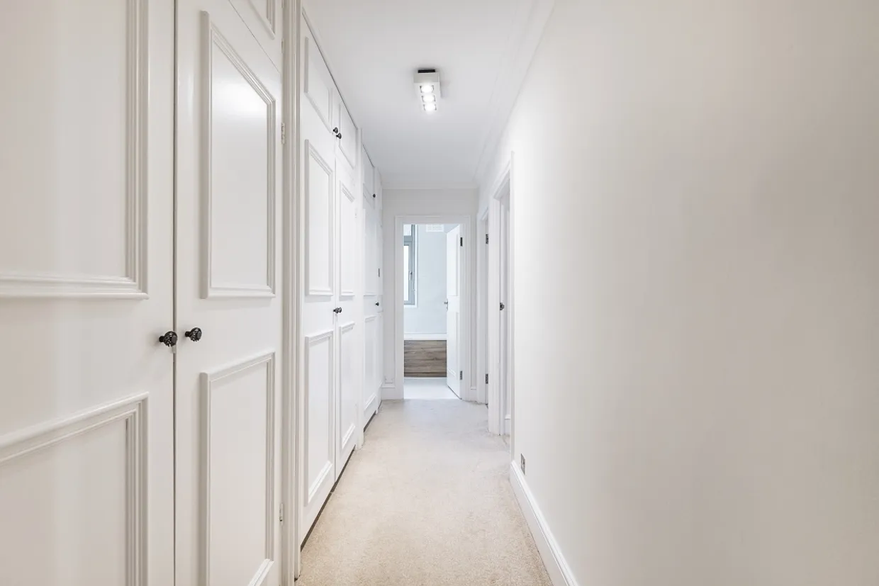 Holly Tree Close London SW19 photo 5