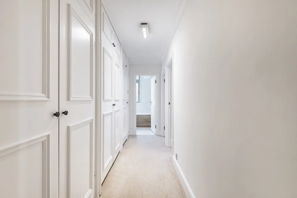 Holly Tree Close London SW19 photo 5