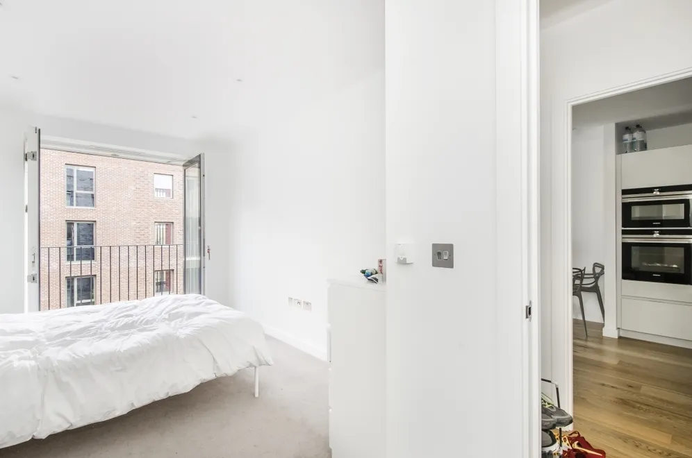 Danvers Avenue London SW11 photo 6