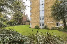 Holly Tree Close London SW19 photo 10