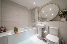 Lakeside Drive London NW10 photo 15