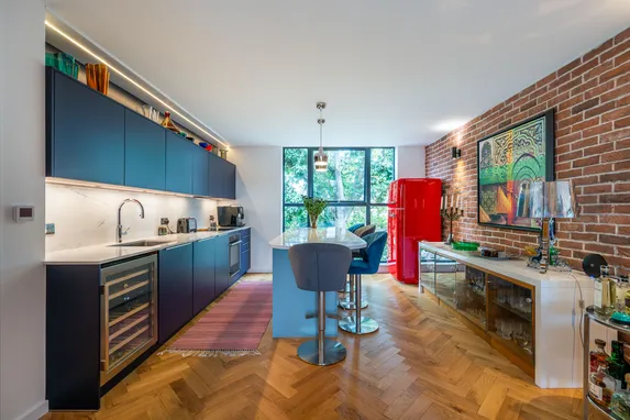 1 Larkhall Lane, London, SW4