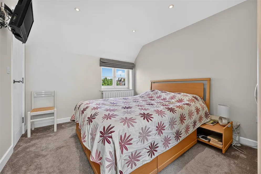 Property carousel item 17
