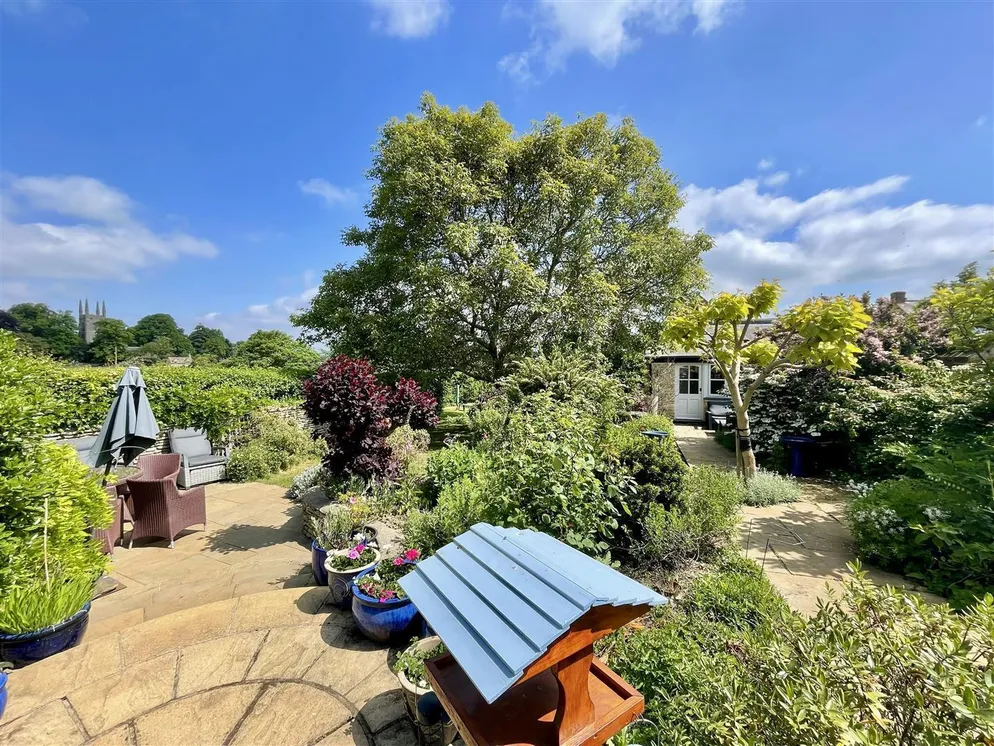 Property carousel item 19