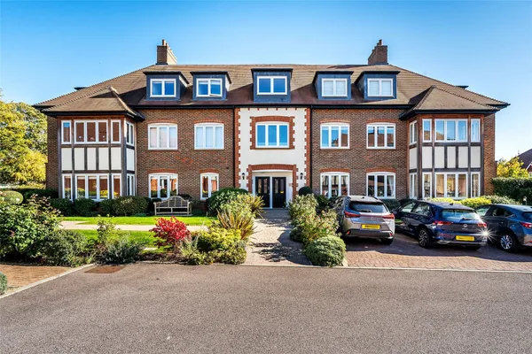 Hartfield Road, Leatherhead, Surrey, KT22