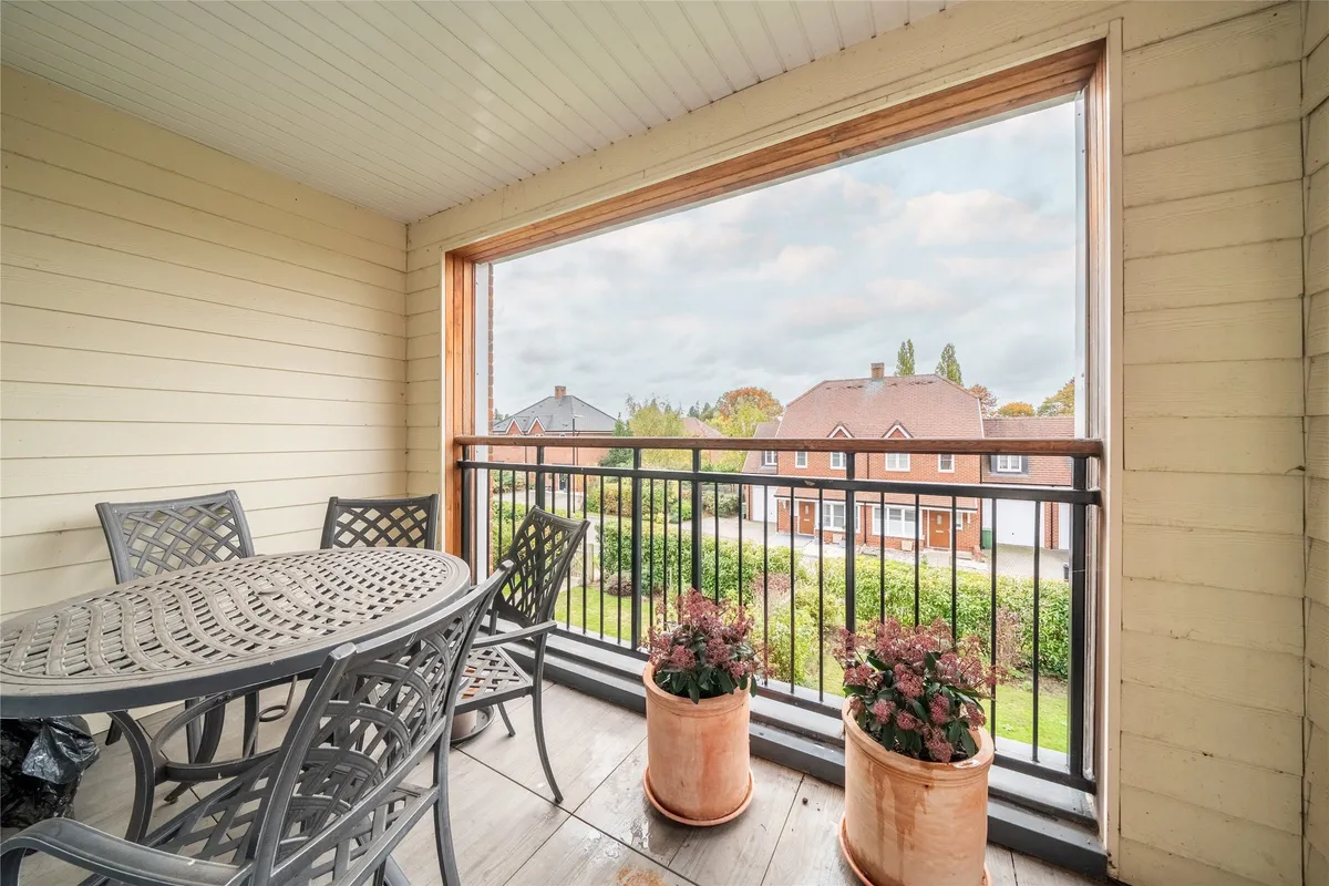 Hartfield Road, Leatherhead, Surrey, KT22