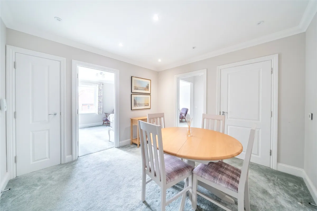Hartfield Road, Leatherhead, Surrey, KT22