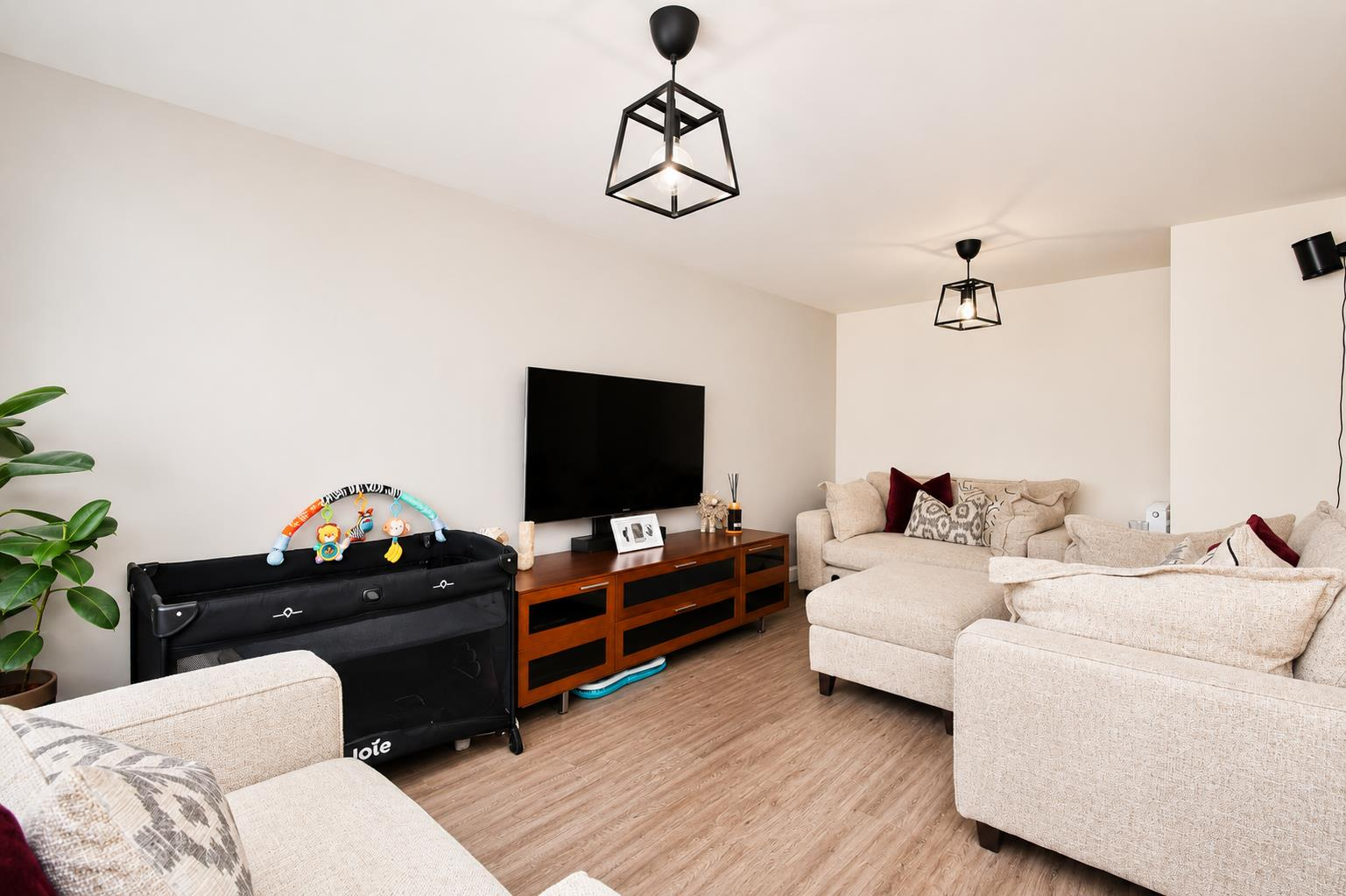 Broad Avenue, Hessle Image 6