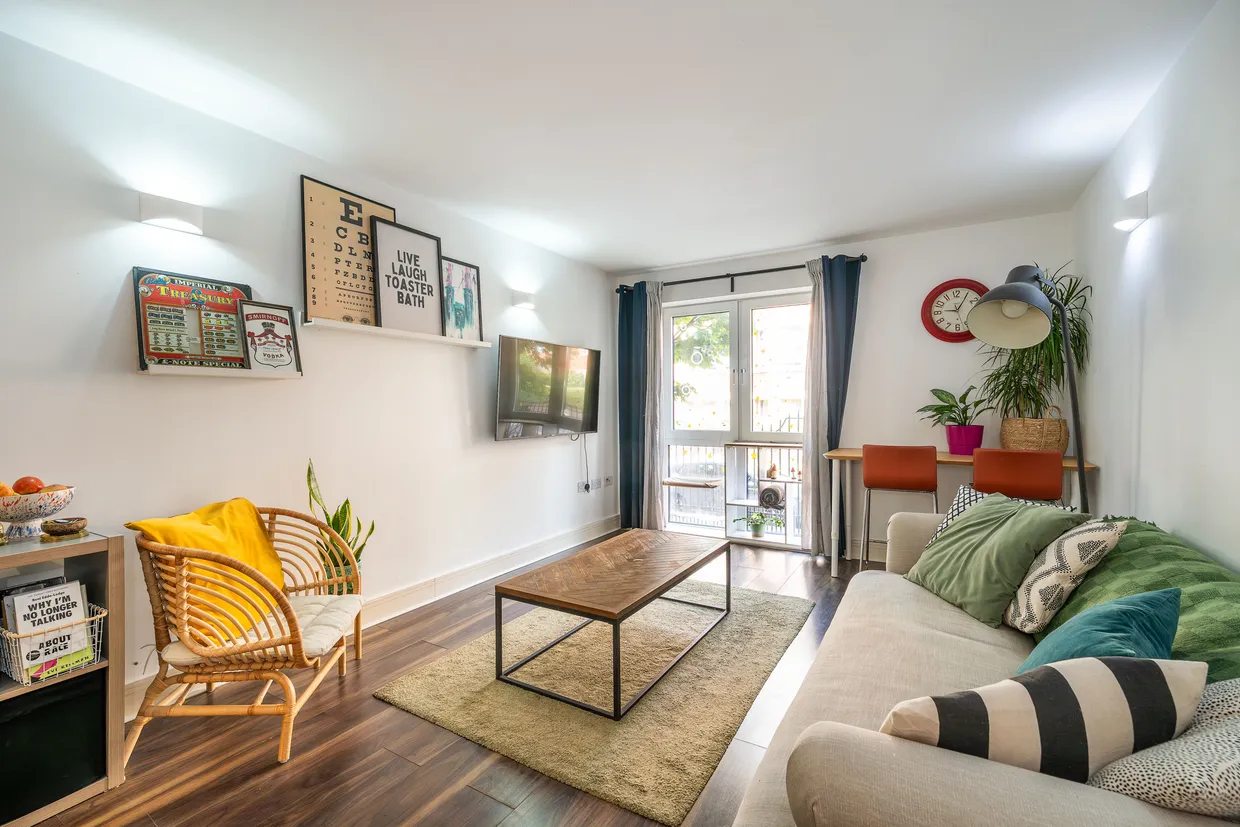 59 Lurline Gardens, London, SW11 photo 1