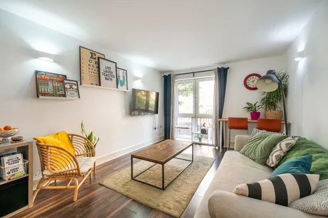 59 Lurline Gardens, London, SW11