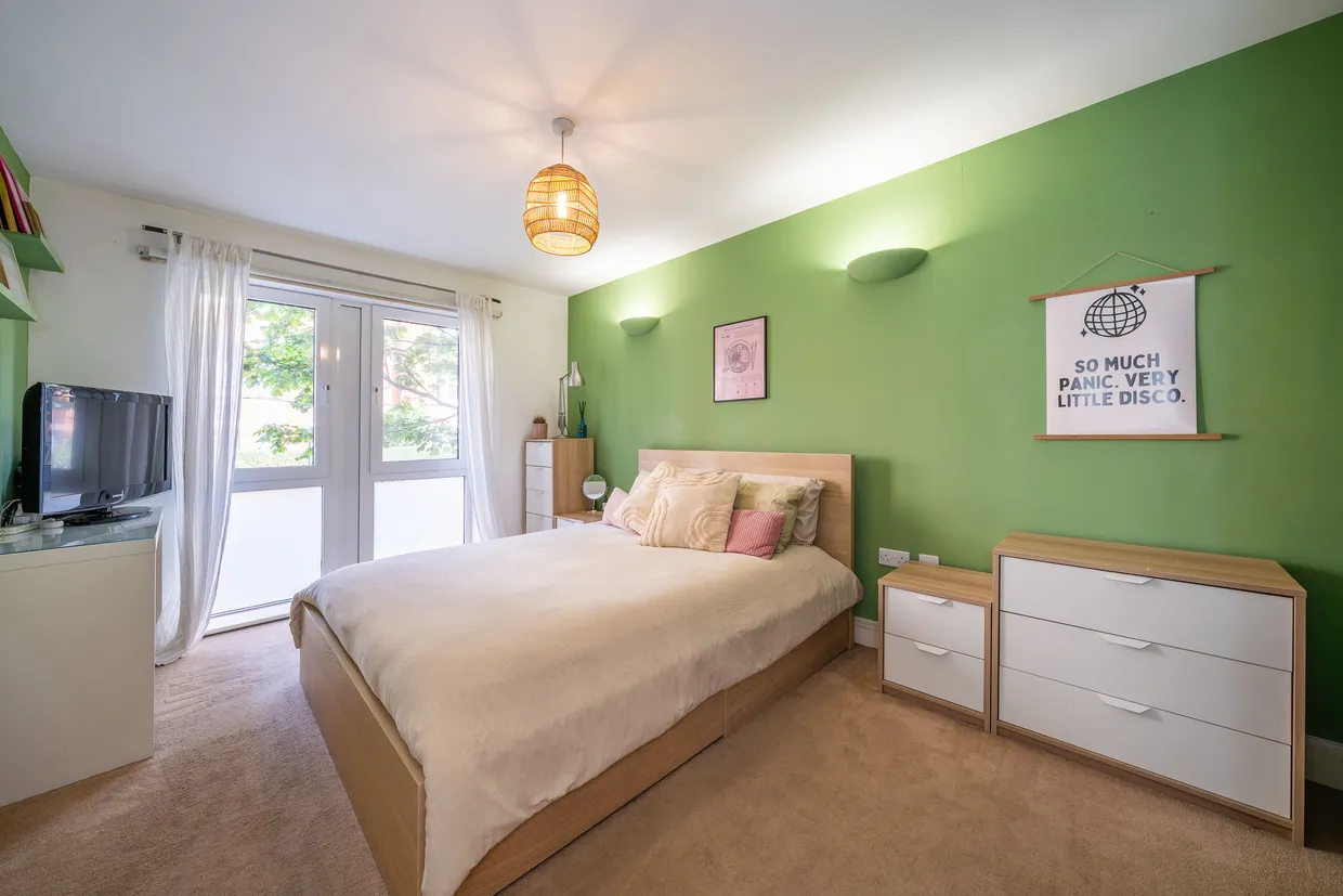 59 Lurline Gardens, London, SW11 photo 2
