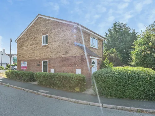 Leston Close, Rainhamphoto