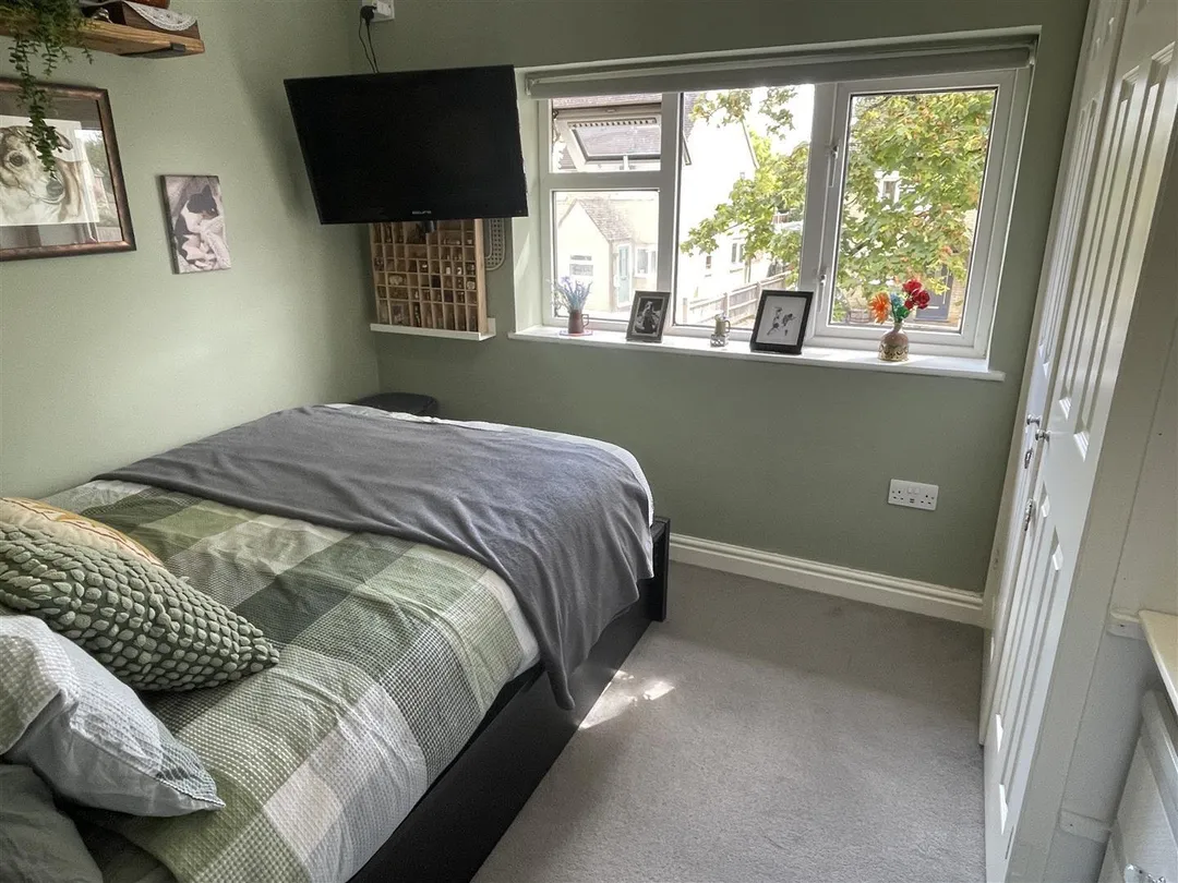 https://mr0.homeflow-assets.co.uk/files/photo/image/48141/6845/_x_/aAavNb9SM0OLNGlLi7YGAA.jpg