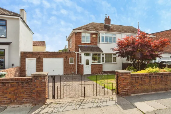 Town Lane, Bebington, Wirral, Merseys...