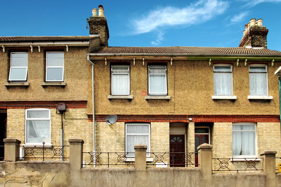 https://mr0.homeflow-assets.co.uk/files/photo/image/48142/0166/_x_/24017_EA_RL_2212023_IMG_4.jpg