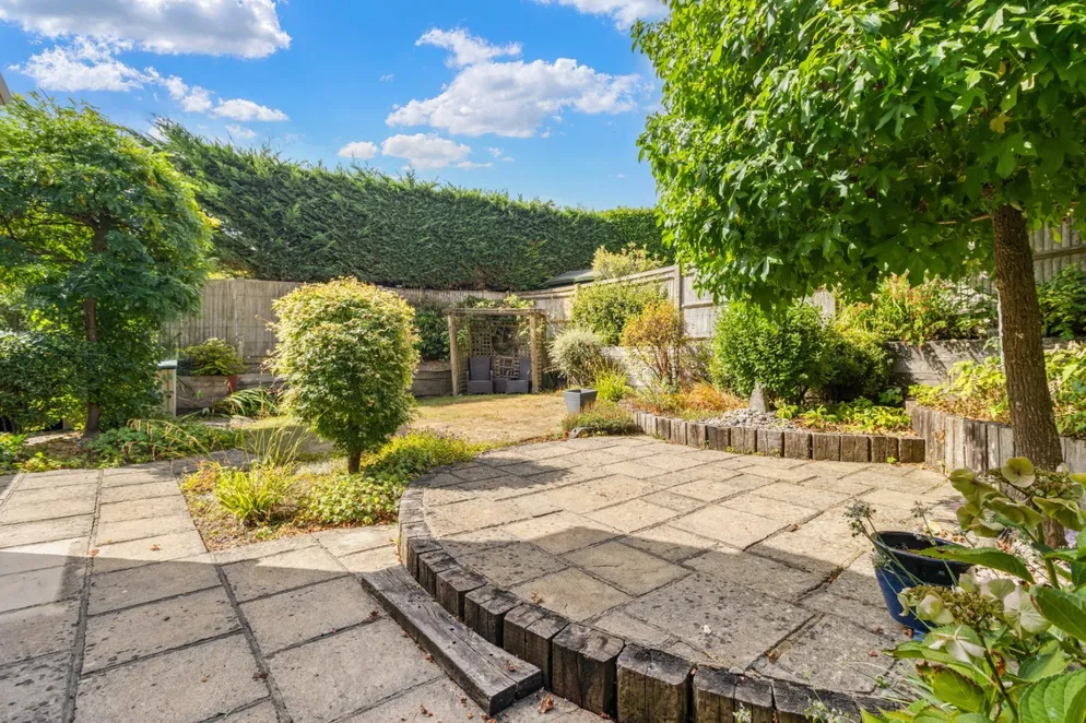 Property carousel item 17