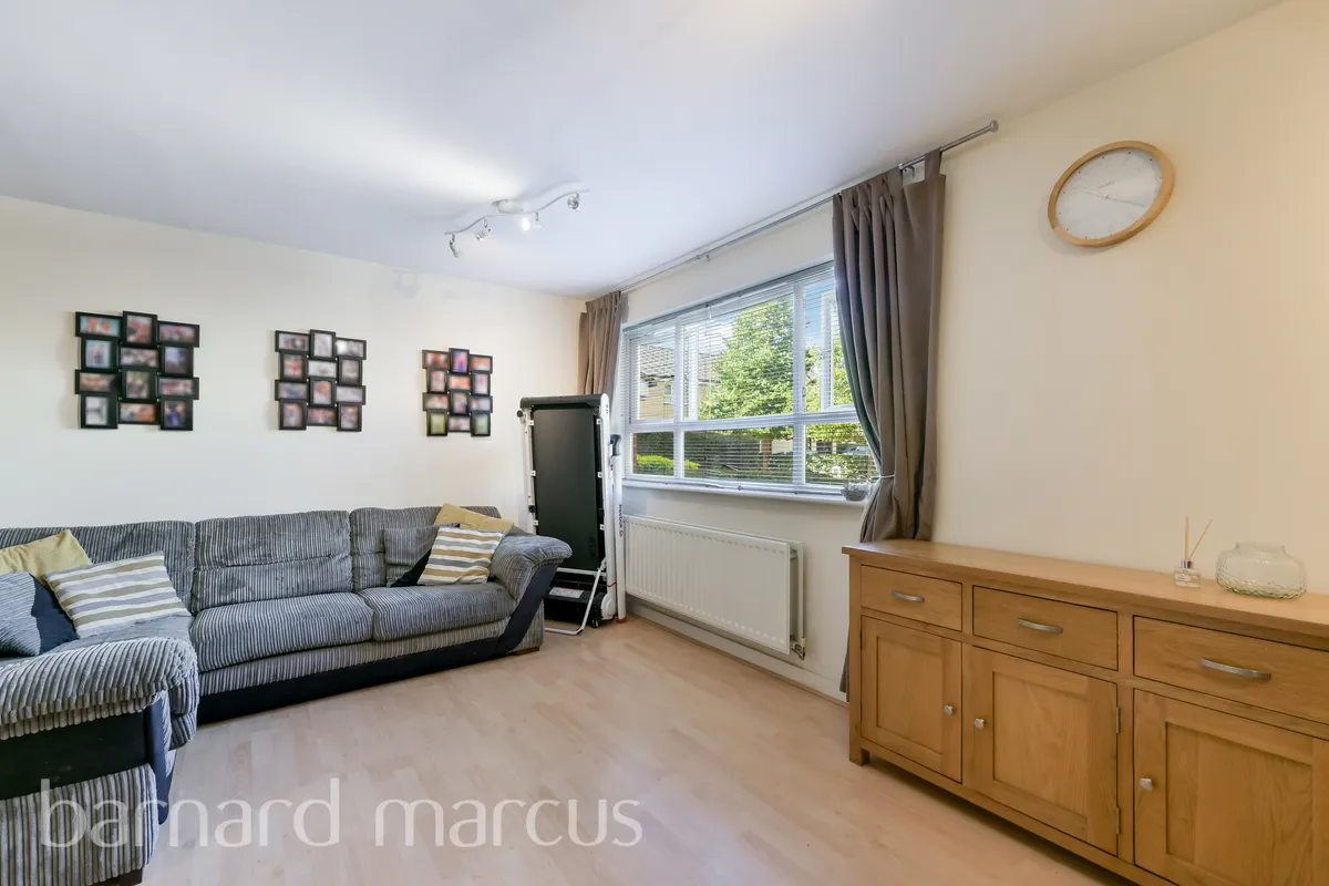 Chertsey Road, FELTHAM