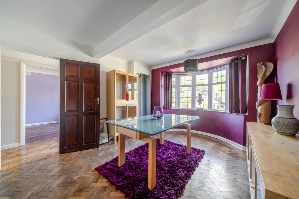 Garlichill Road, Epsom, KT18 photo 9