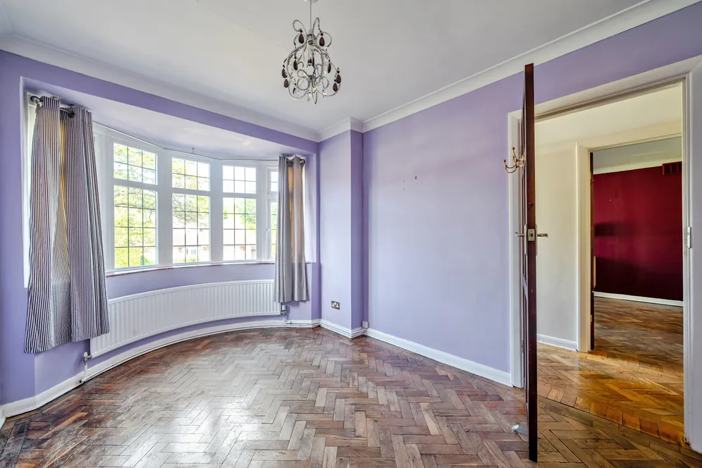 Garlichill Road, Epsom, KT18 photo 12