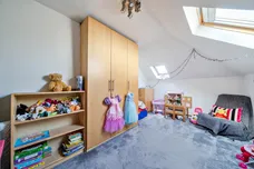 Garlichill Road, Epsom, KT18 photo 14