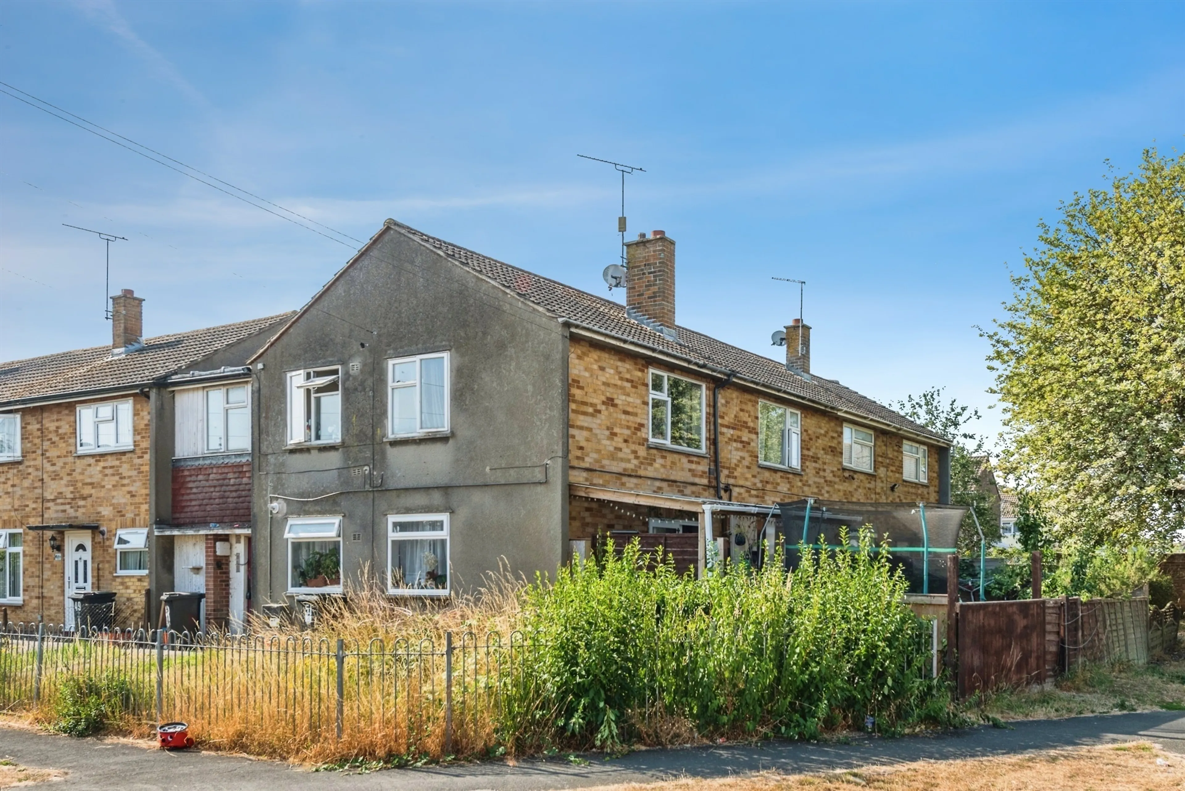Property at Kingswood Avenue, Swindon