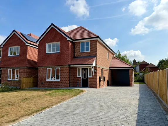 Main Road, Chichester, PO18