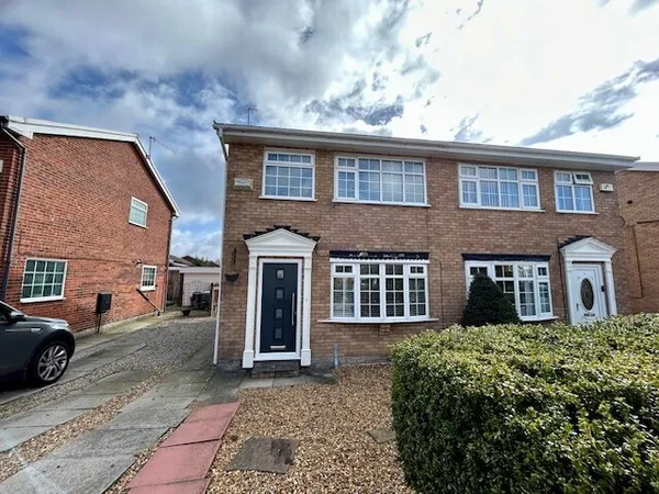 Denny Close, Upton