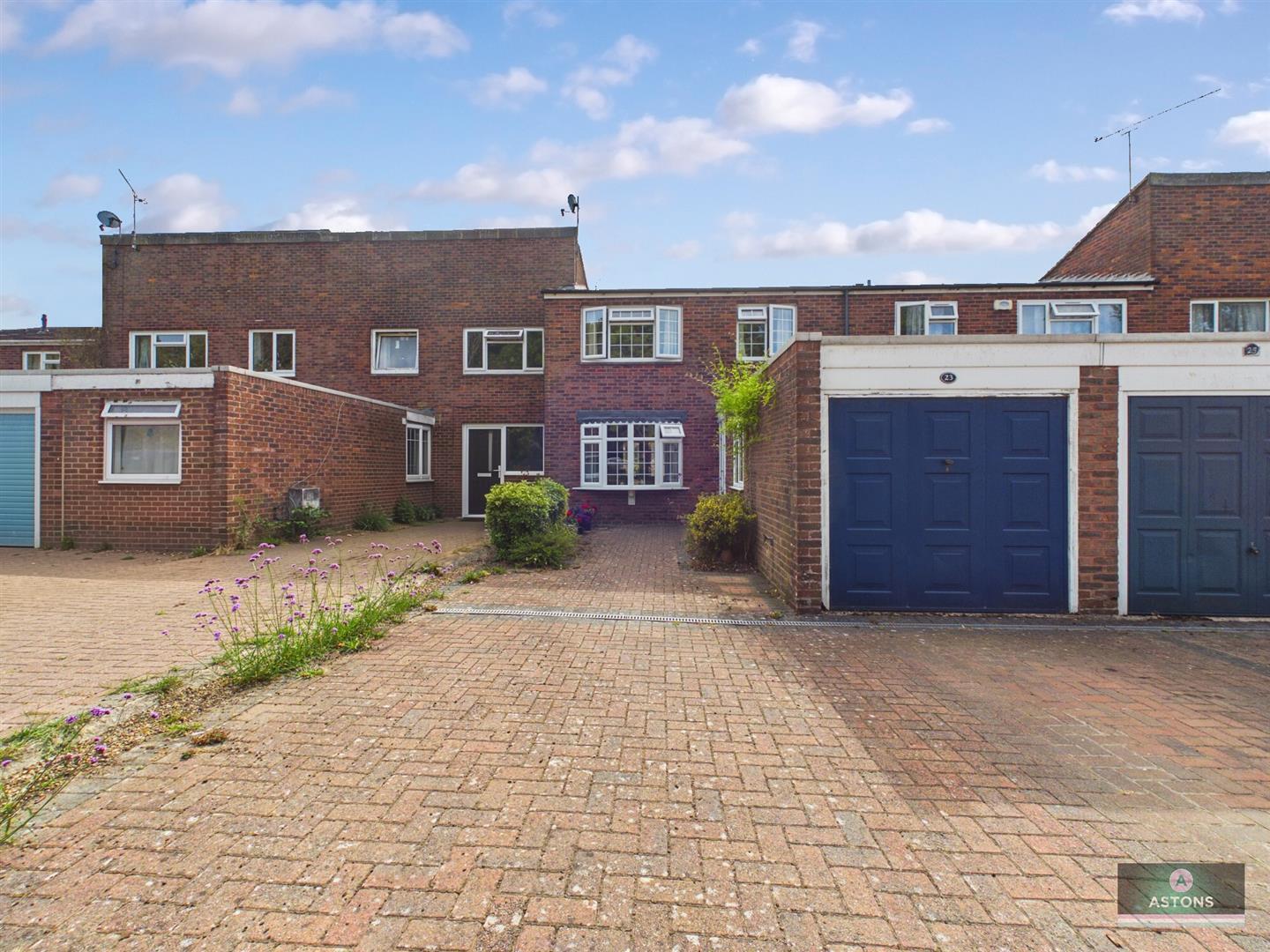 Colonsay Road, Crawley Image 1