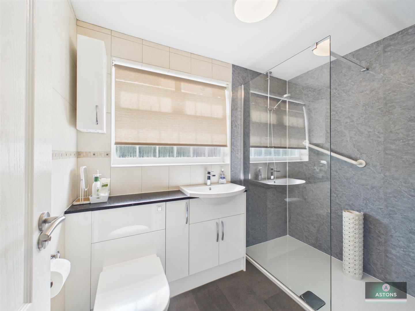 Colonsay Road, Crawley Image 7