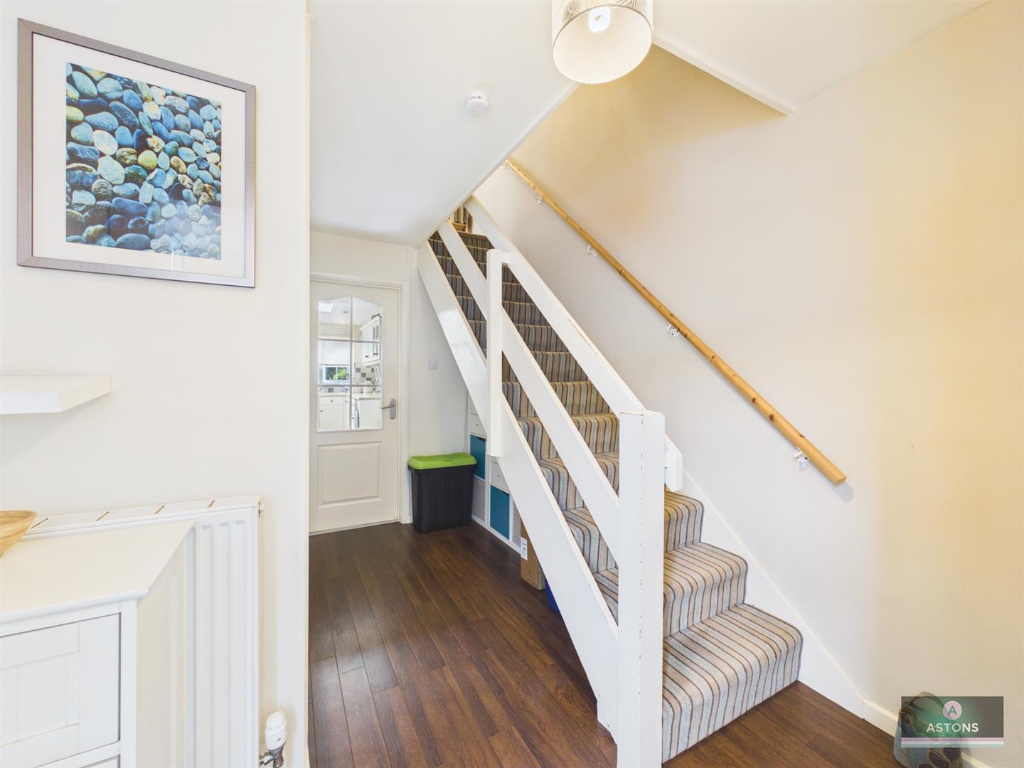Colonsay Road, Crawley Image 9