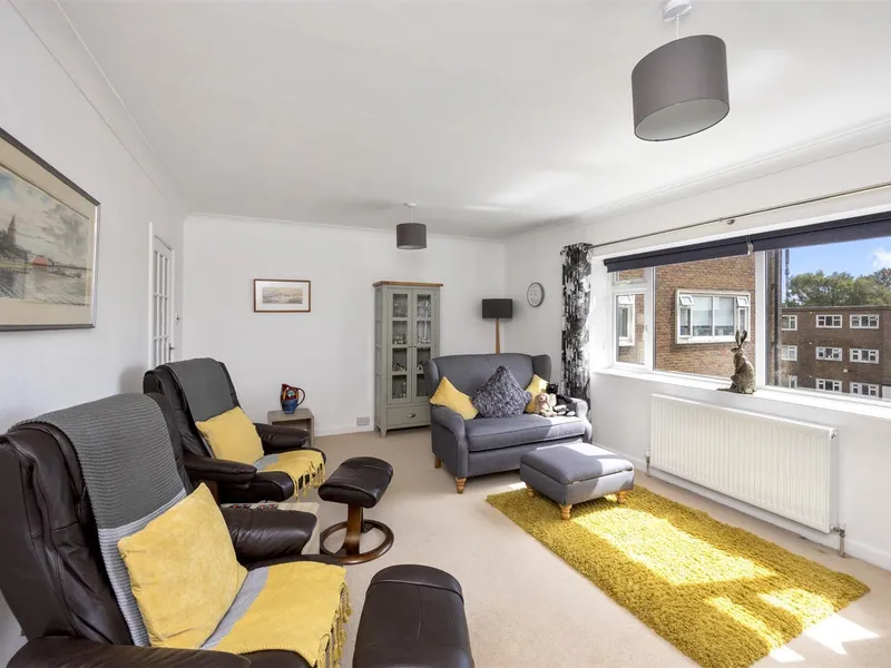 Property thumbnail 1 out of 3