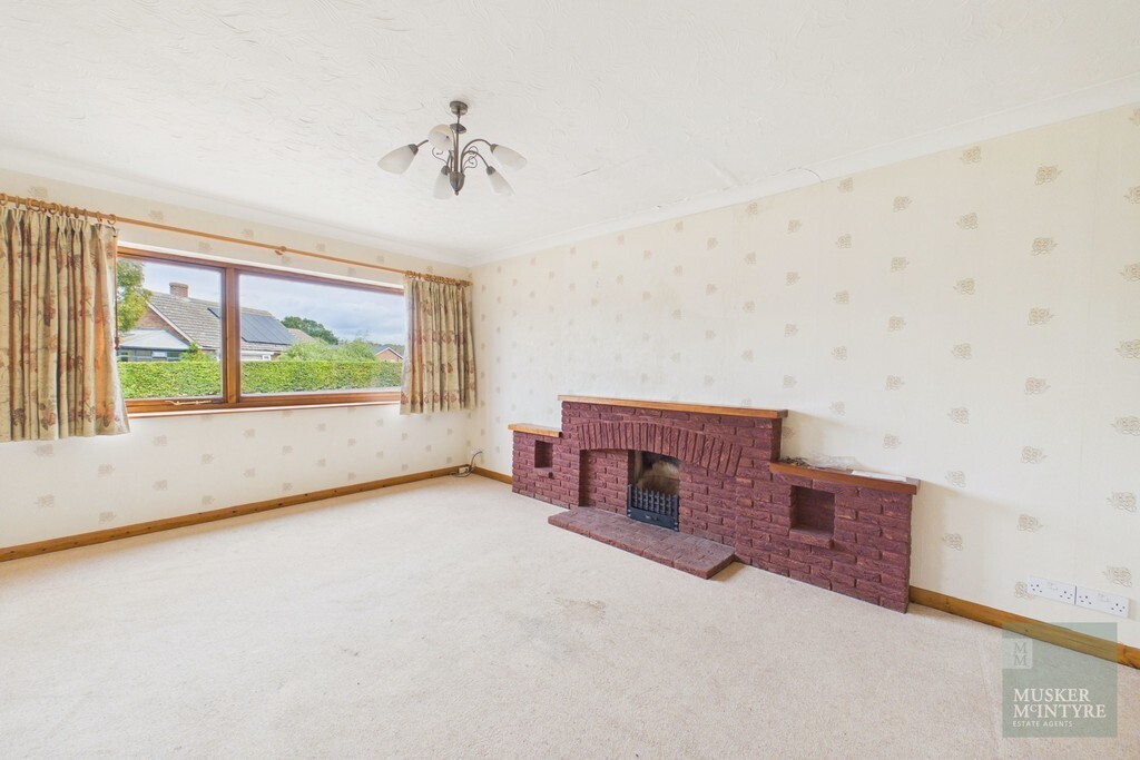 Waveney Road, Ditchingham Image 3