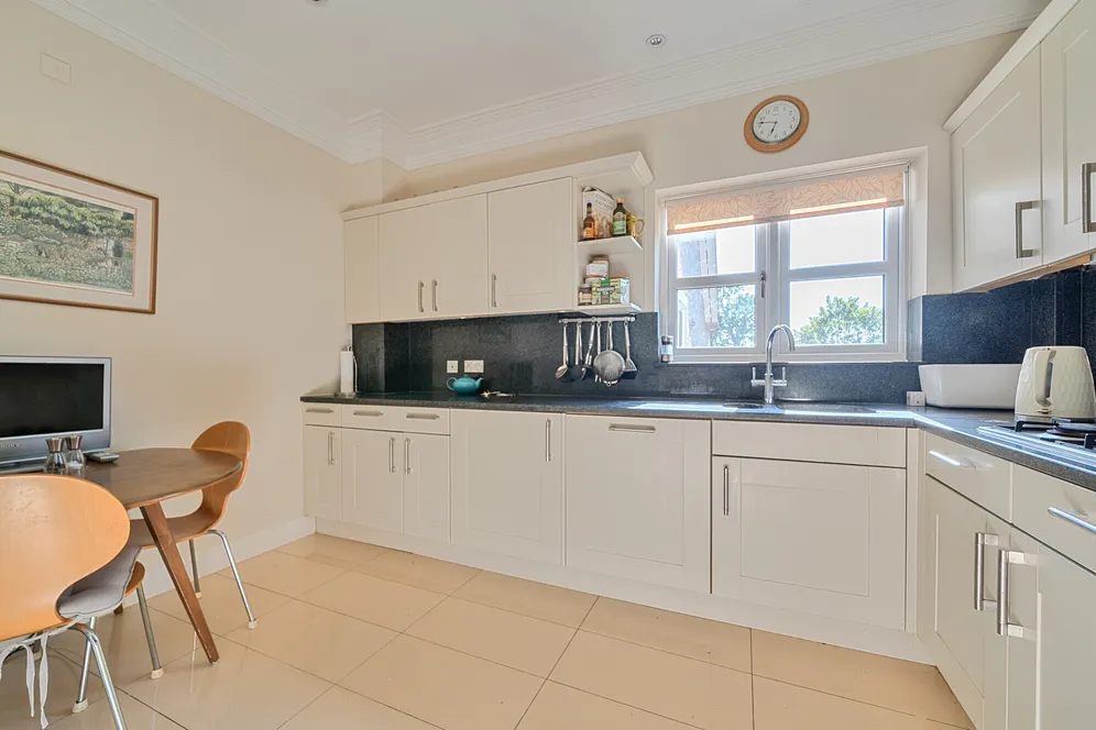 High Road, Whetstone, N20 photo 2