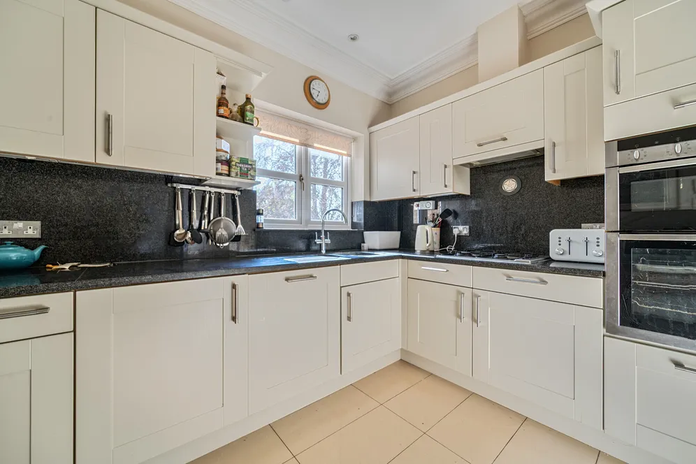 High Road, Whetstone, N20 photo 4