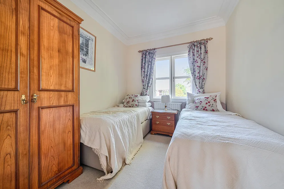 High Road, Whetstone, N20 photo 7